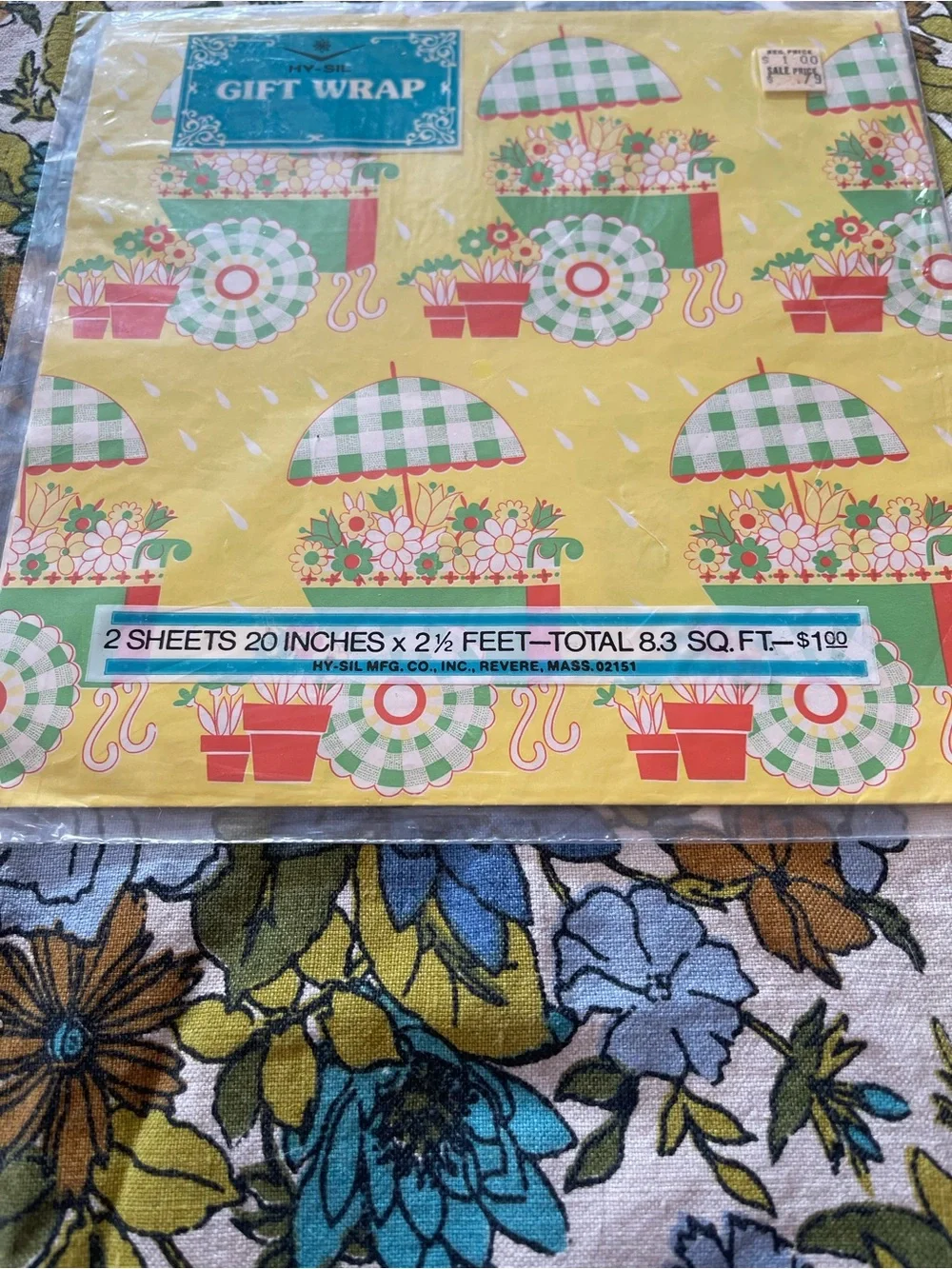 Hy-Sil Gift Wrap 2 Sheets Vintage 8.3 Sq Ft BRAND NEW